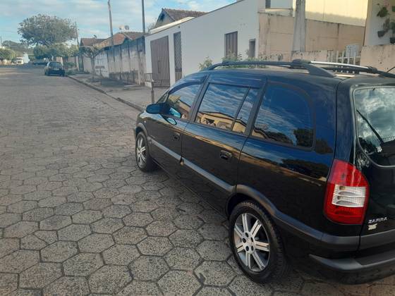 CHEVROLET ZAFIRA 2.0 MPFI ELEGANCE 8V FLEX 4P AUTOMÁTICO